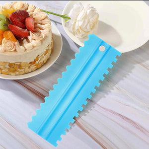 Looped Large Plastic Cake Scraper Set (4 Pieces)